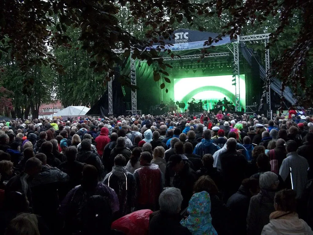 STC scene til koncertevent